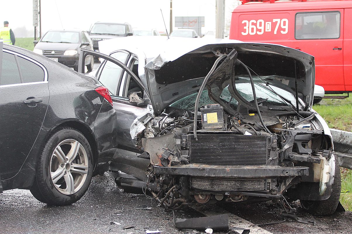 Wypadek na drodze do Złotoryi przy zjeździe na autostradę