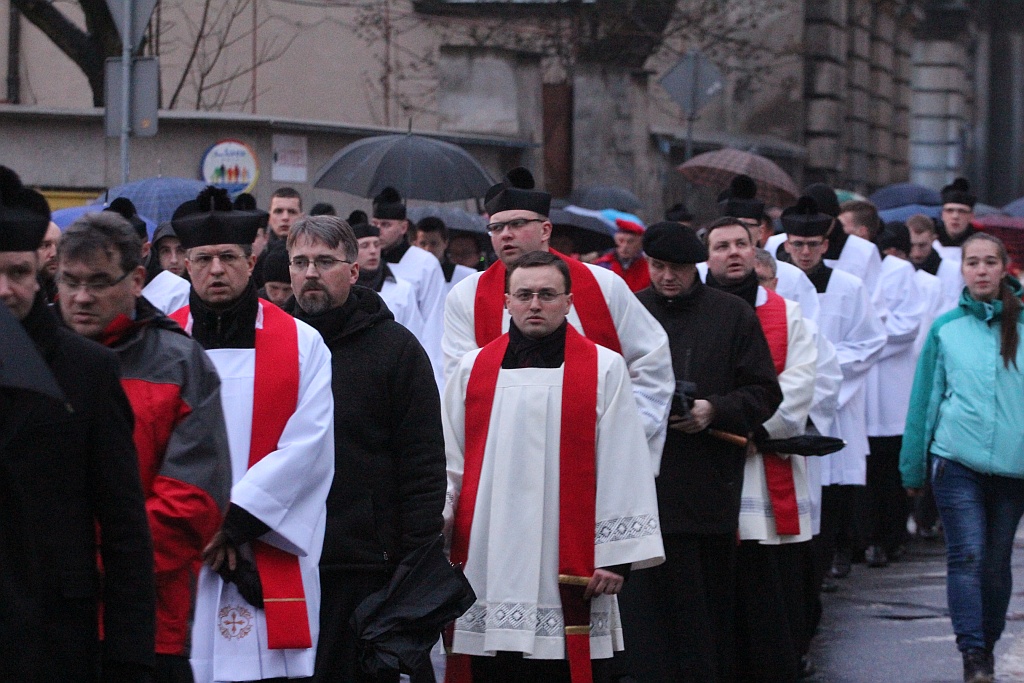 Blisko pięćset osób przeszło Drogą Krzyżową w Legnicy
