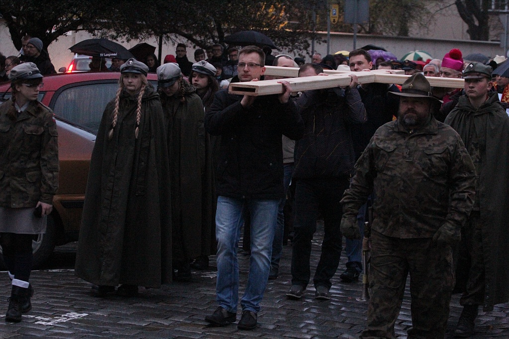Blisko pięćset osób przeszło Drogą Krzyżową w Legnicy