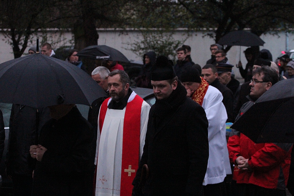 Blisko pięćset osób przeszło Drogą Krzyżową w Legnicy