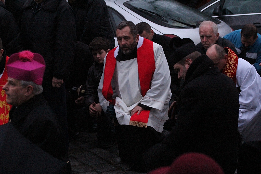 Blisko pięćset osób przeszło Drogą Krzyżową w Legnicy