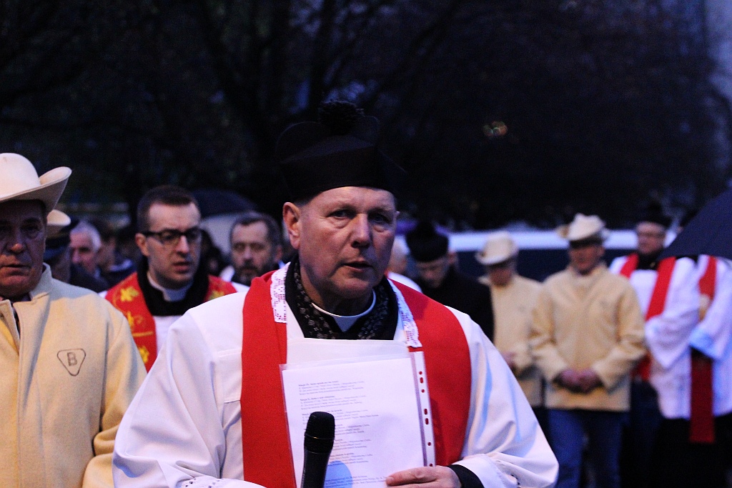 Blisko pięćset osób przeszło Drogą Krzyżową w Legnicy