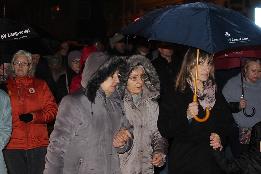 Blisko pięćset osób przeszło Drogą Krzyżową w Legnicy
