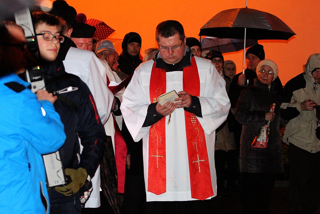 Blisko pięćset osób przeszło Drogą Krzyżową w Legnicy