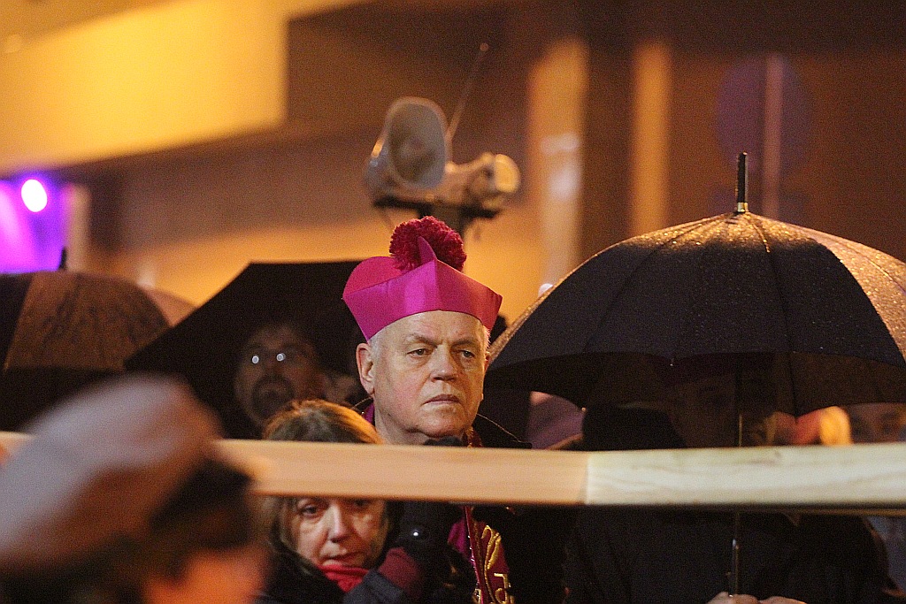Blisko pięćset osób przeszło Drogą Krzyżową w Legnicy