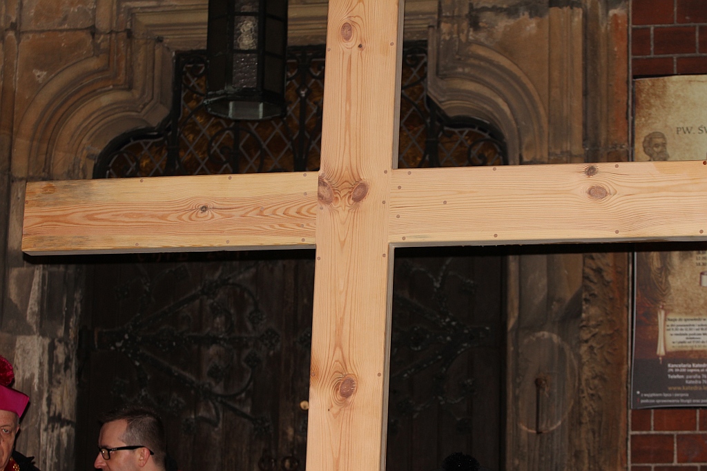 Blisko pięćset osób przeszło Drogą Krzyżową w Legnicy