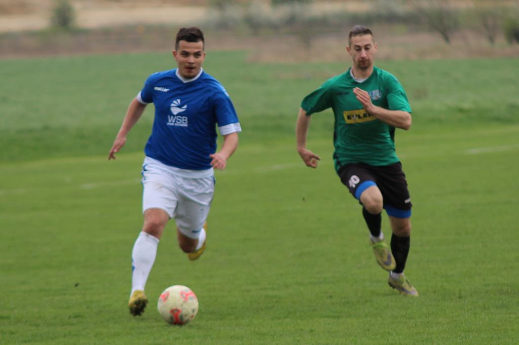 Niski lot Mewy Kunice w starciu ze Zrywem Kłębanowice