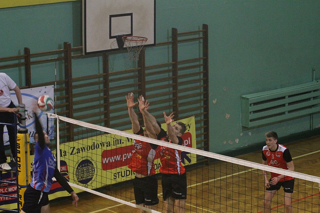 Siatkarze Ikara Legnica zakończyli sezon zwycięstwem