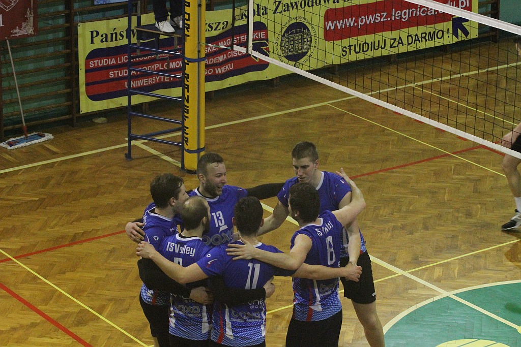 Siatkarze Ikara Legnica zakończyli sezon zwycięstwem
