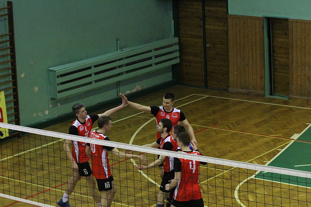 Siatkarze Ikara Legnica zakończyli sezon zwycięstwem