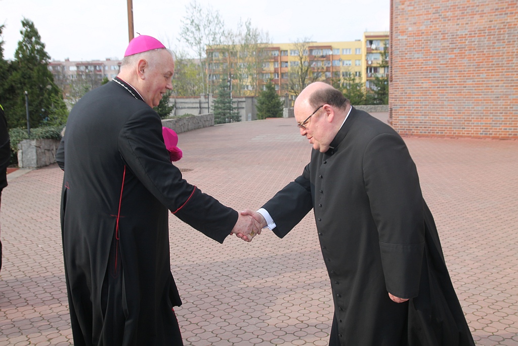 Blisko 2 tys. wiernych przeszło w Marszu dla Życia i Rodziny