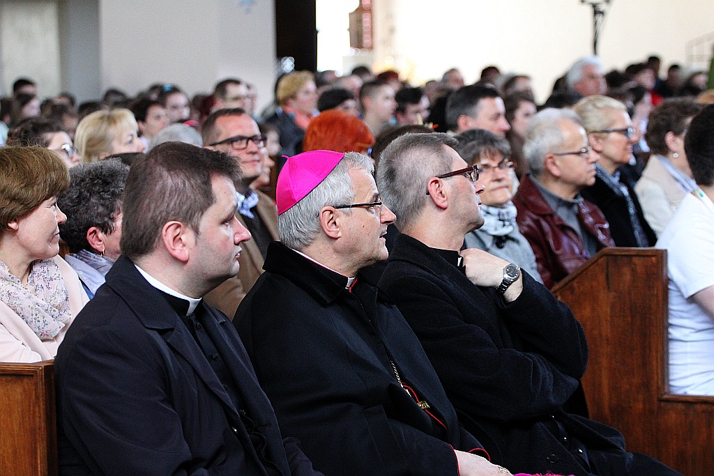 Budowanie mostów w kościele Matki Bożej Królowej Polski