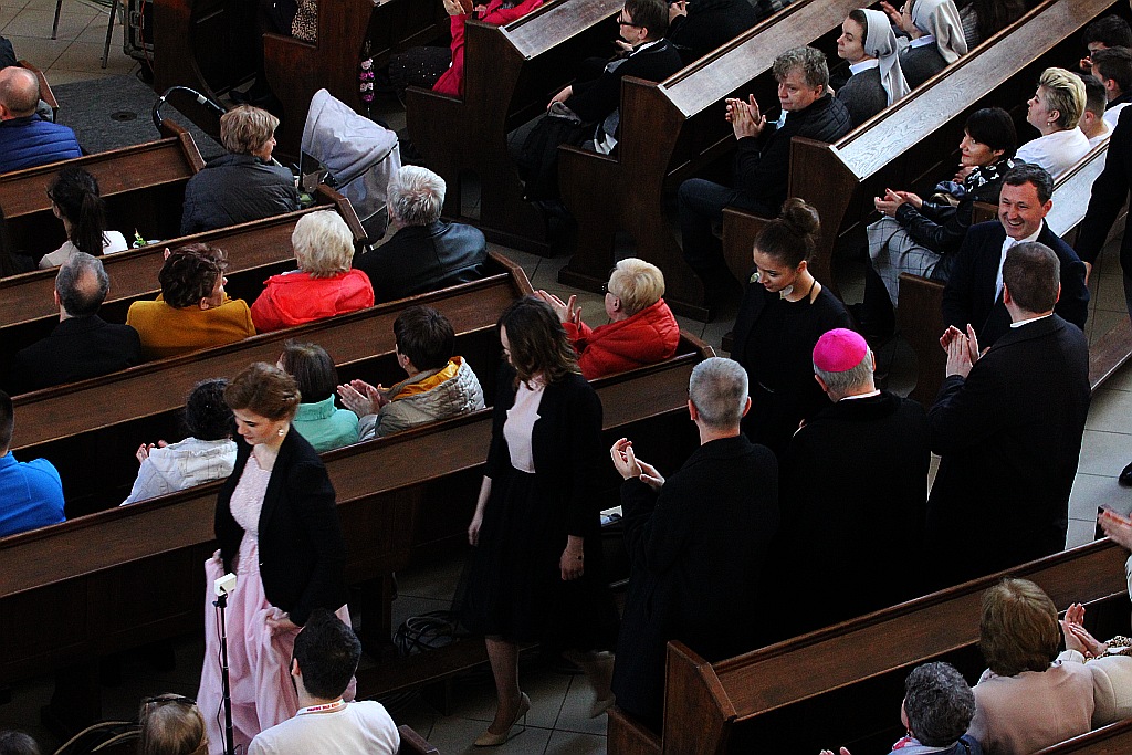 Budowanie mostów w kościele Matki Bożej Królowej Polski