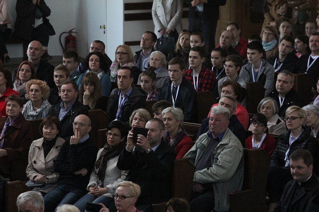 Budowanie mostów w kościele Matki Bożej Królowej Polski