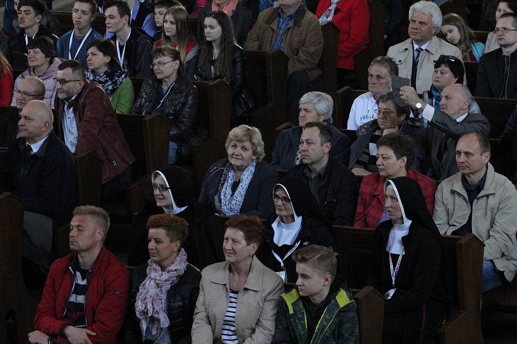 Budowanie mostów w kościele Matki Bożej Królowej Polski