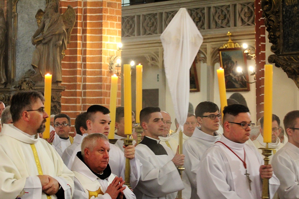 W katedrze ponad 150 księży uczestniczyło we Mszy Krzyżma