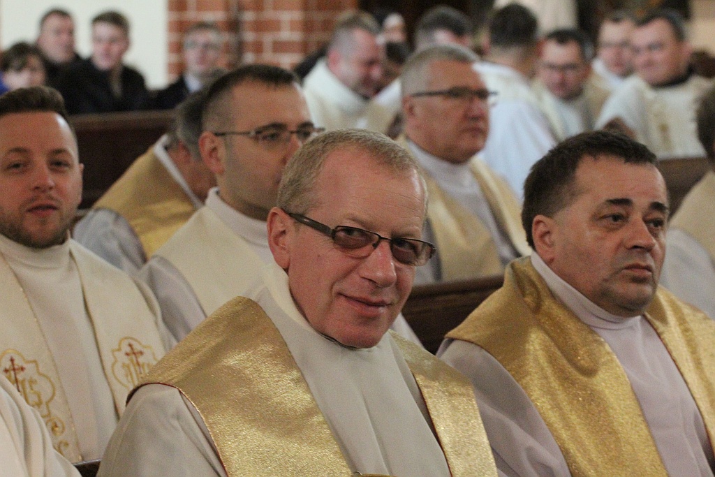 W katedrze ponad 150 księży uczestniczyło we Mszy Krzyżma