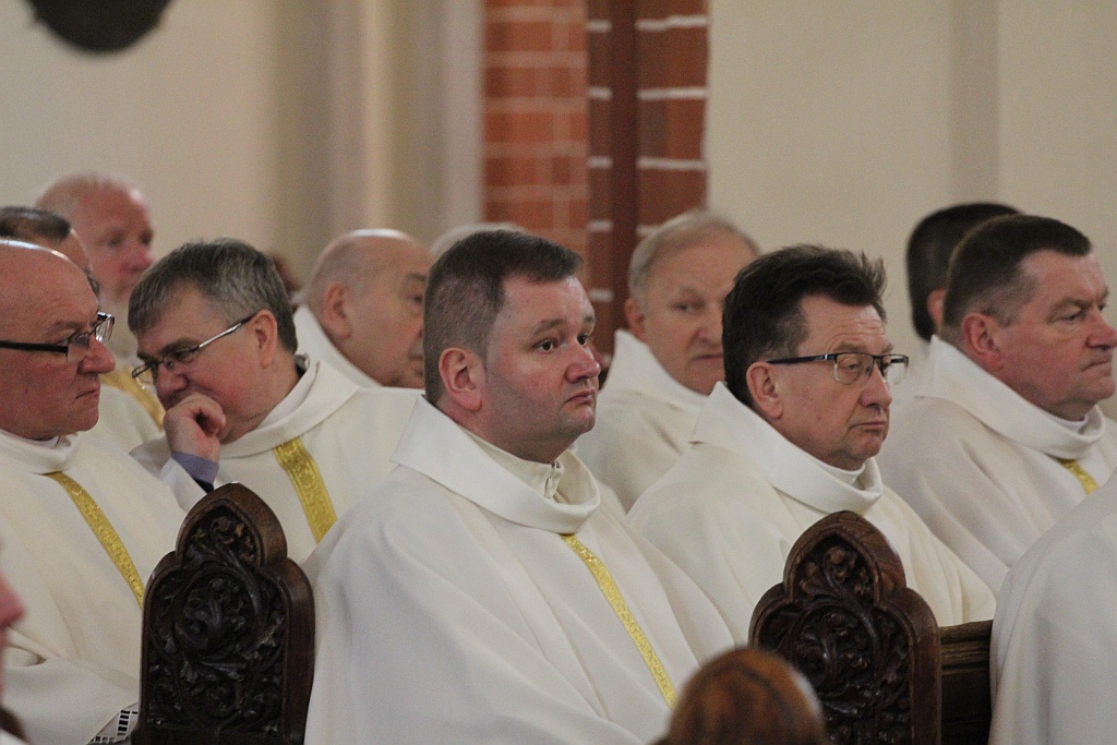 W katedrze ponad 150 księży uczestniczyło we Mszy Krzyżma