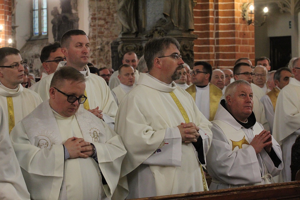 W katedrze ponad 150 księży uczestniczyło we Mszy Krzyżma
