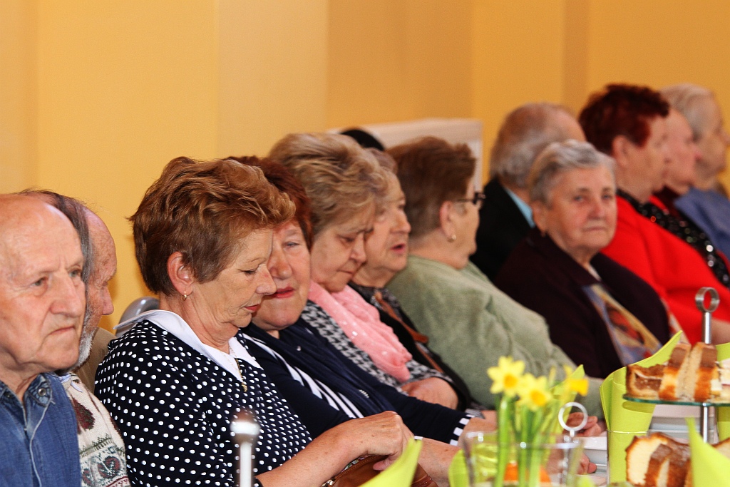 Śniadanie wielkanocne dla samotnych i potrzebujących