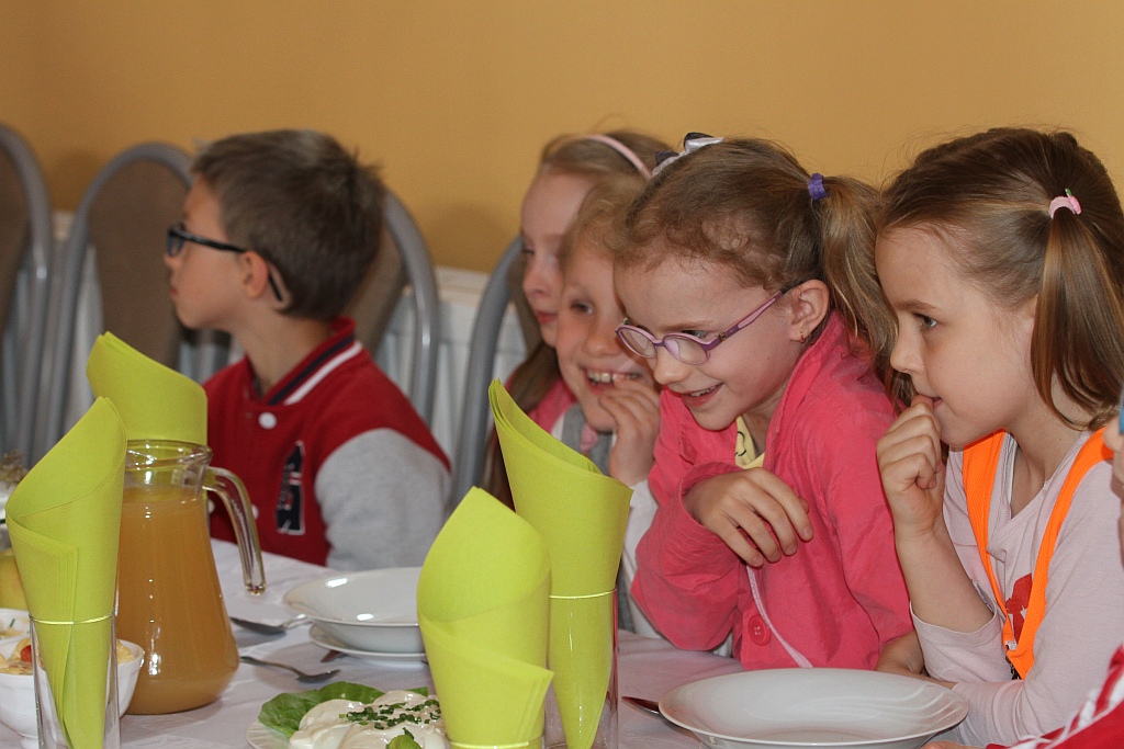 Śniadanie wielkanocne dla samotnych i potrzebujących
