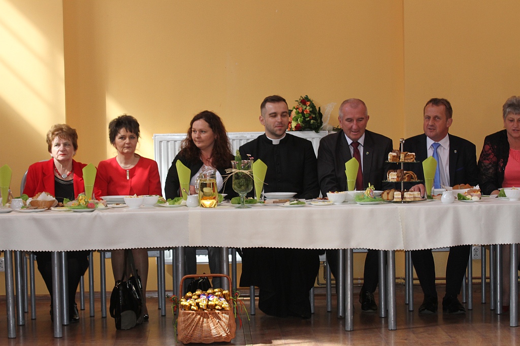 Śniadanie wielkanocne dla samotnych i potrzebujących