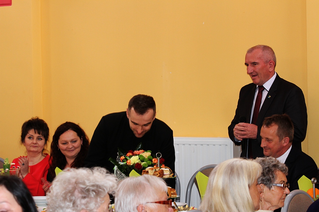 Śniadanie wielkanocne dla samotnych i potrzebujących