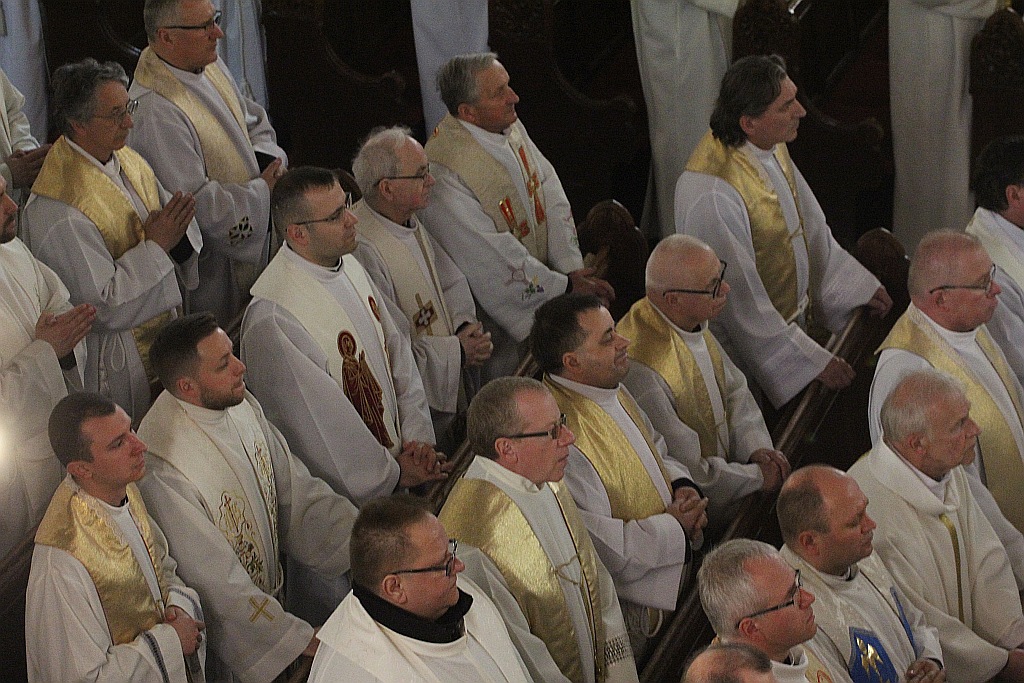 W katedrze ponad 150 księży uczestniczyło we Mszy Krzyżma