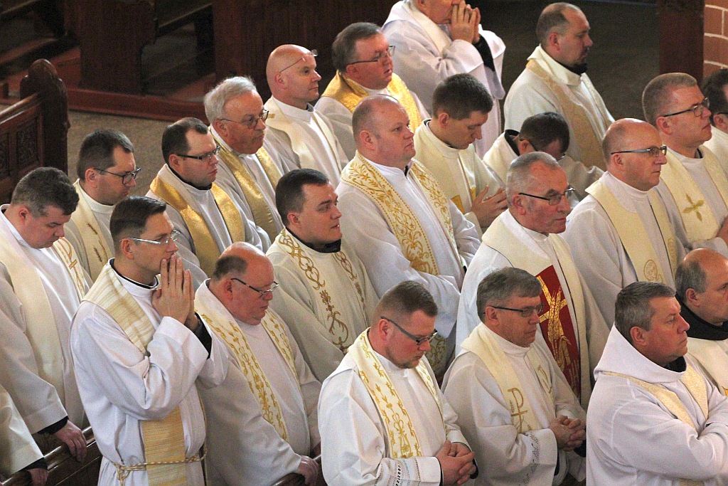 W katedrze ponad 150 księży uczestniczyło we Mszy Krzyżma