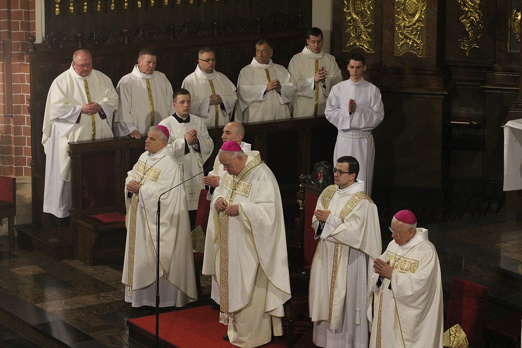 W katedrze ponad 150 księży uczestniczyło we Mszy Krzyżma