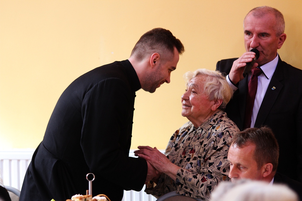 Śniadanie wielkanocne dla samotnych i potrzebujących