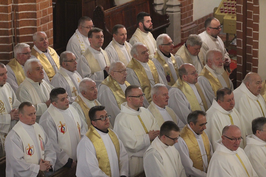 W katedrze ponad 150 księży uczestniczyło we Mszy Krzyżma