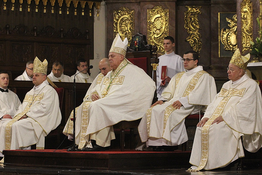 W katedrze ponad 150 księży uczestniczyło we Mszy Krzyżma