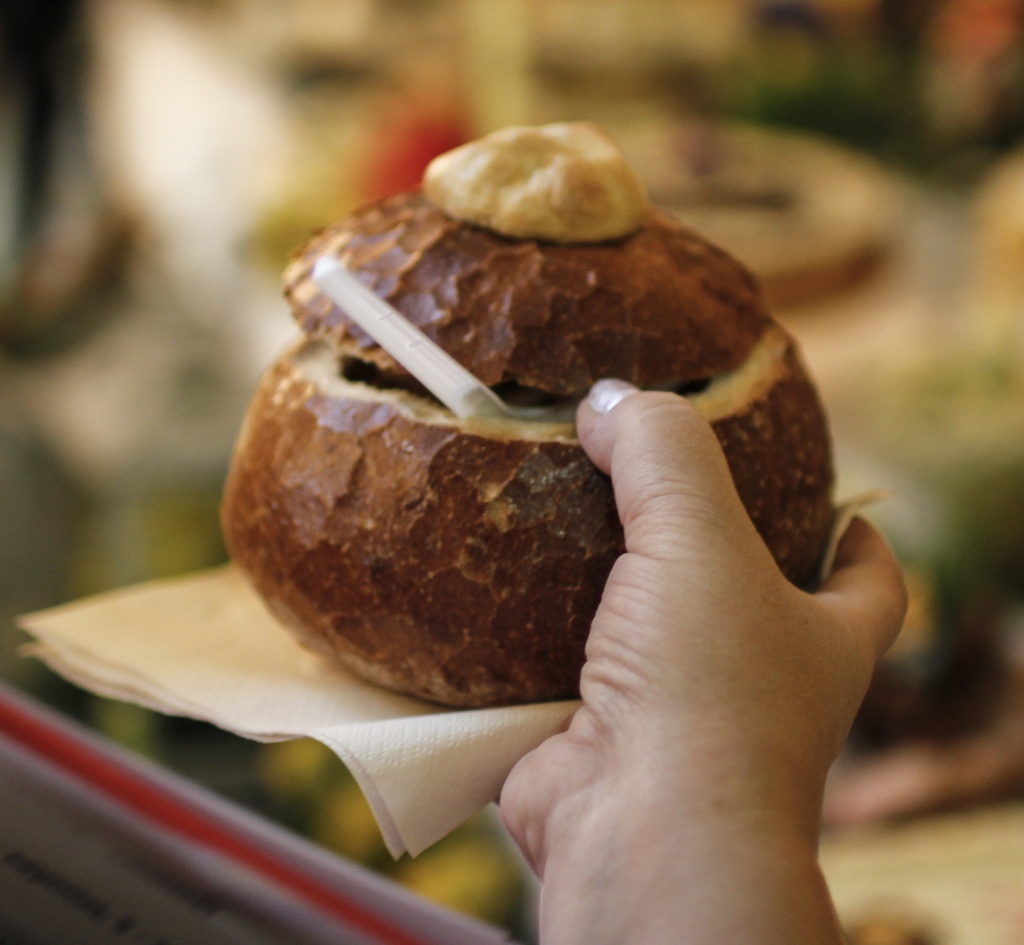 Smaczny i kolorowy jarmark wielkanocny w Miłkowicach