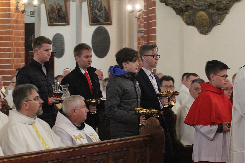 W katedrze ponad 150 księży uczestniczyło we Mszy Krzyżma