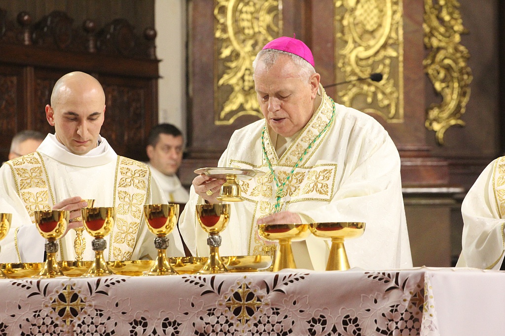 W katedrze ponad 150 księży uczestniczyło we Mszy Krzyżma