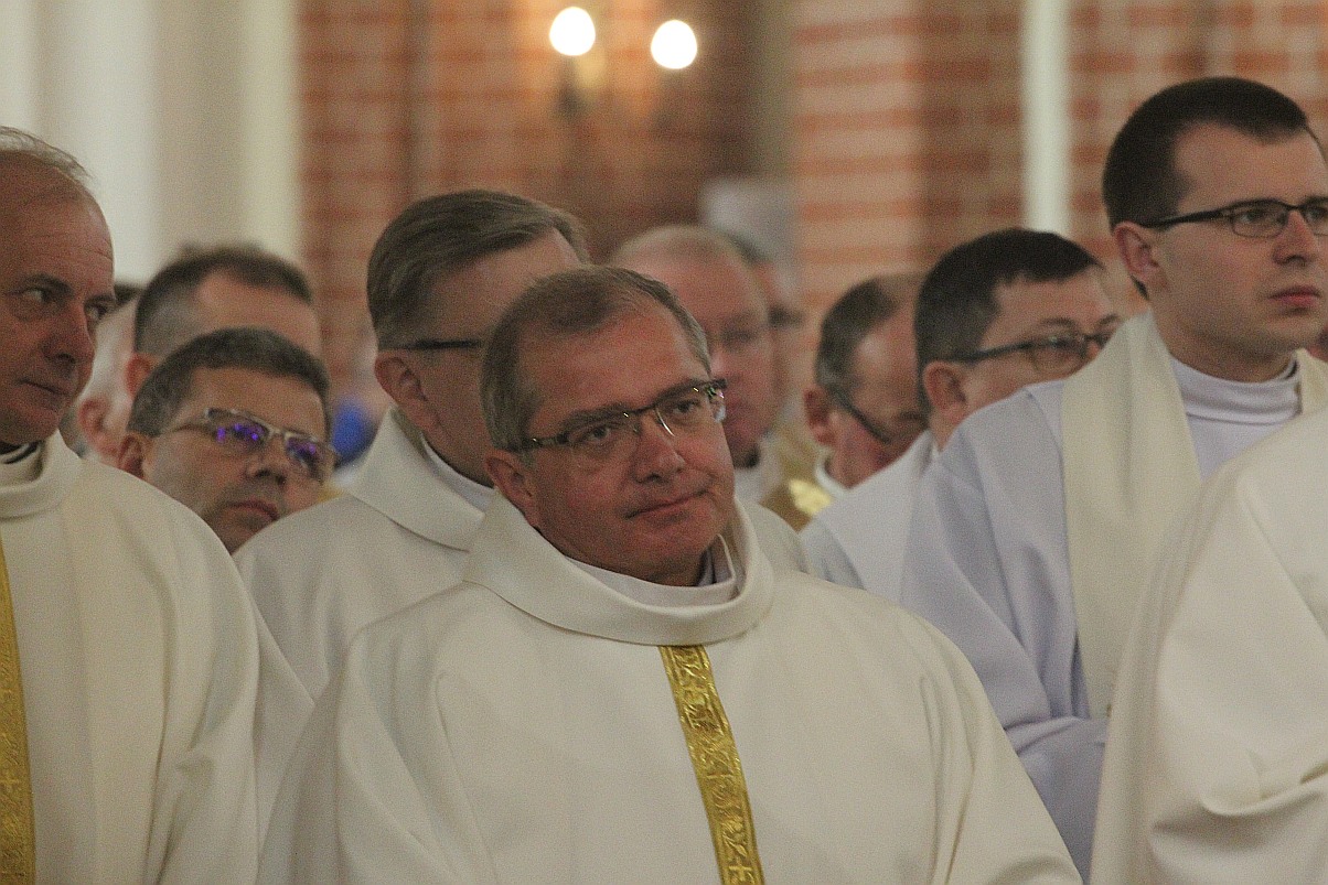 W katedrze ponad 150 księży uczestniczyło we Mszy Krzyżma