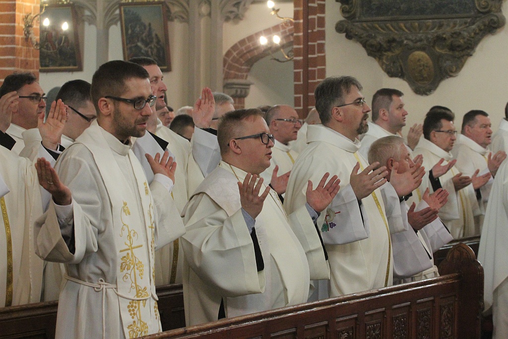W katedrze ponad 150 księży uczestniczyło we Mszy Krzyżma