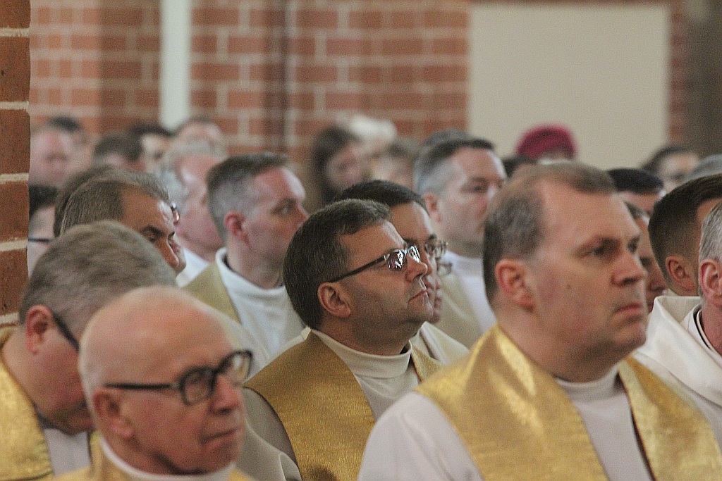 W katedrze ponad 150 księży uczestniczyło we Mszy Krzyżma