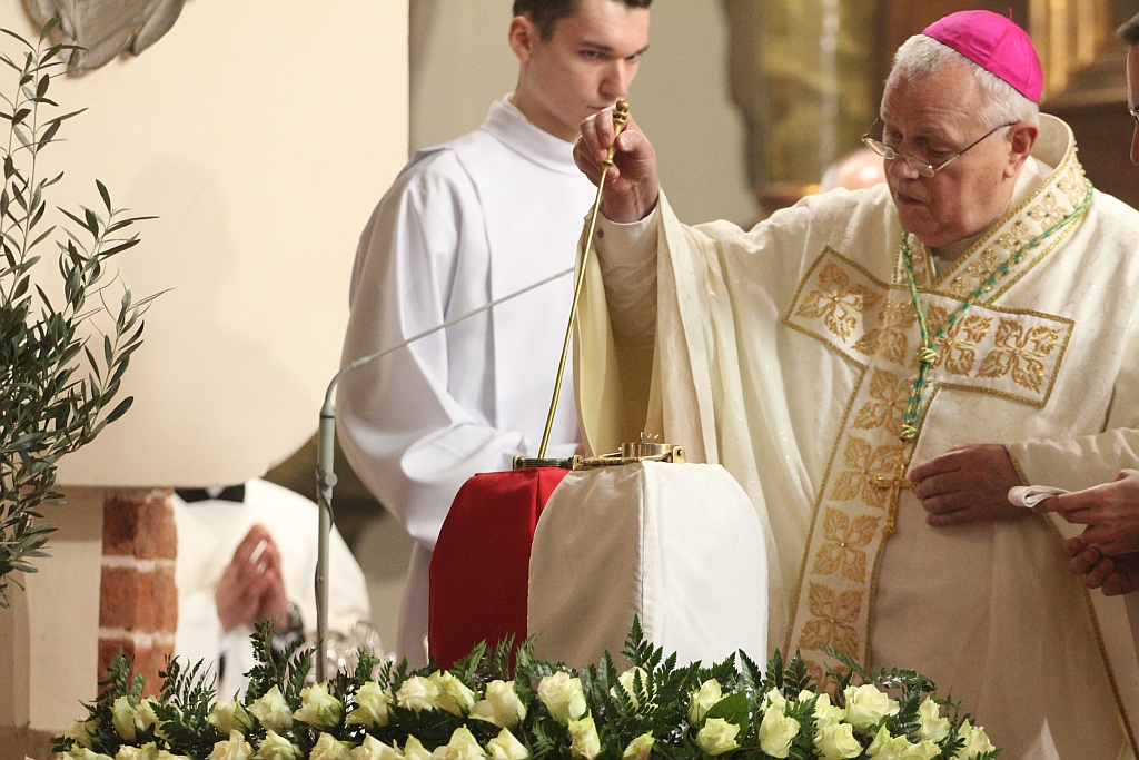 W katedrze ponad 150 księży uczestniczyło we Mszy Krzyżma