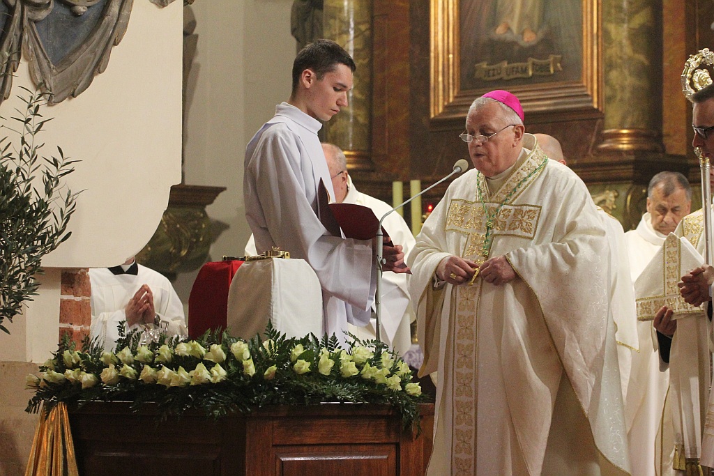 W katedrze ponad 150 księży uczestniczyło we Mszy Krzyżma