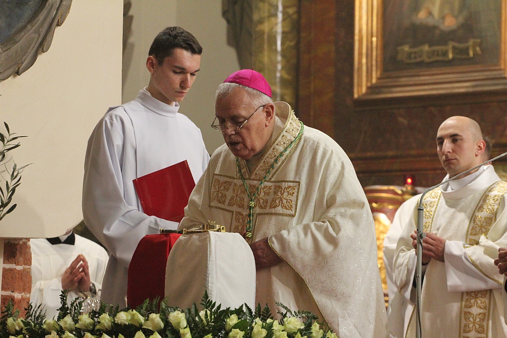 W katedrze ponad 150 księży uczestniczyło we Mszy Krzyżma