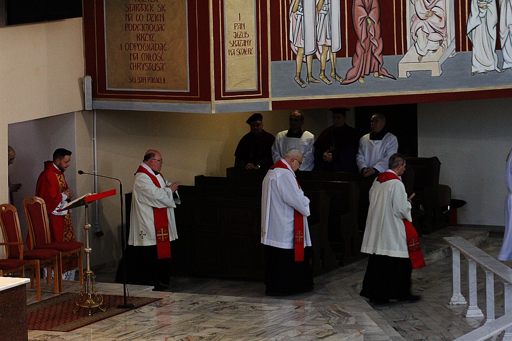 Wielki Piątek. Drugi dzień triduum. Dzień bez mszy świętej