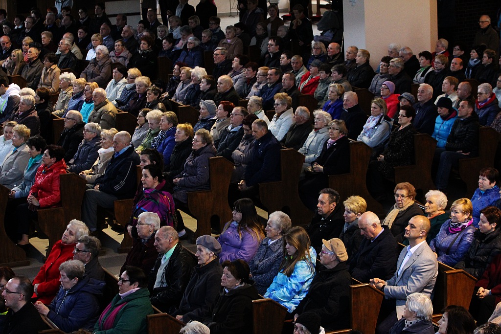 Wielki Piątek. Drugi dzień triduum. Dzień bez mszy świętej