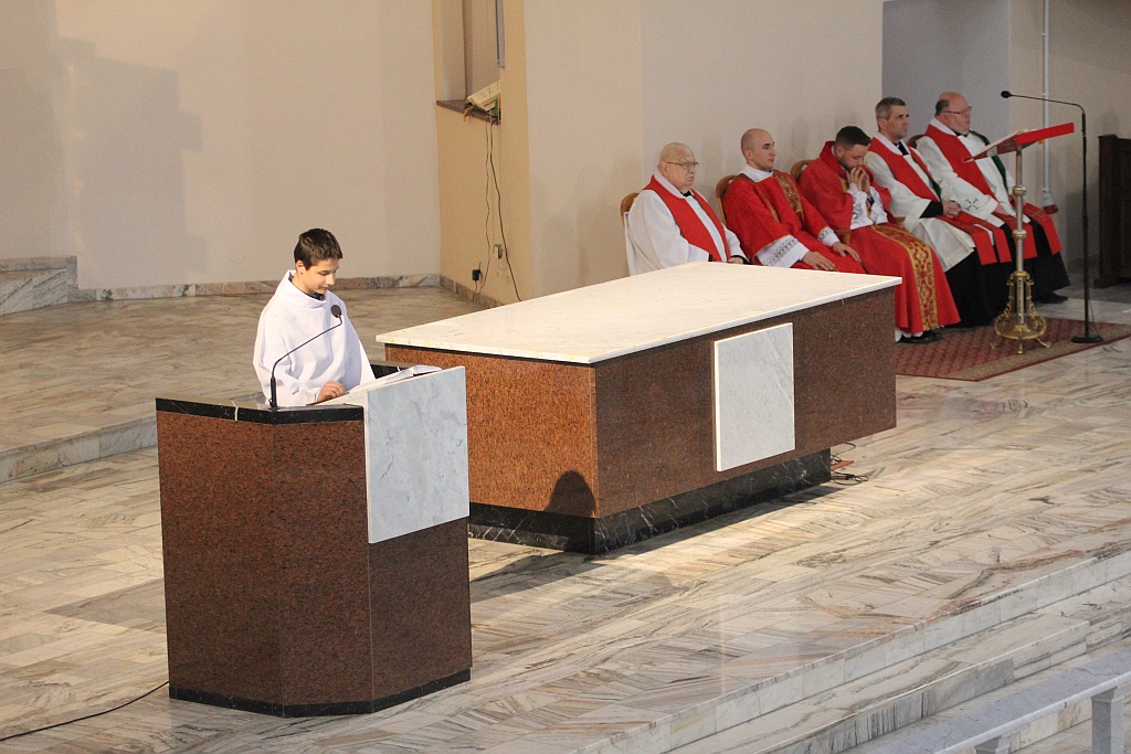 Wielki Piątek. Drugi dzień triduum. Dzień bez mszy świętej