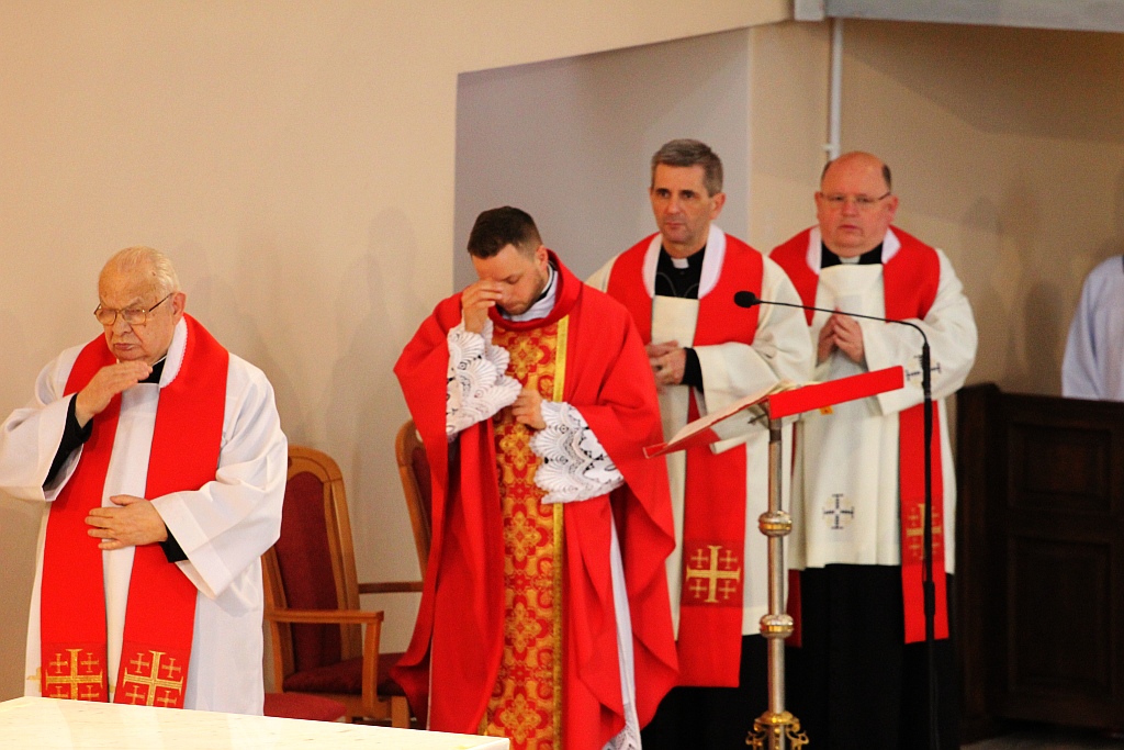 Wielki Piątek. Drugi dzień triduum. Dzień bez mszy świętej