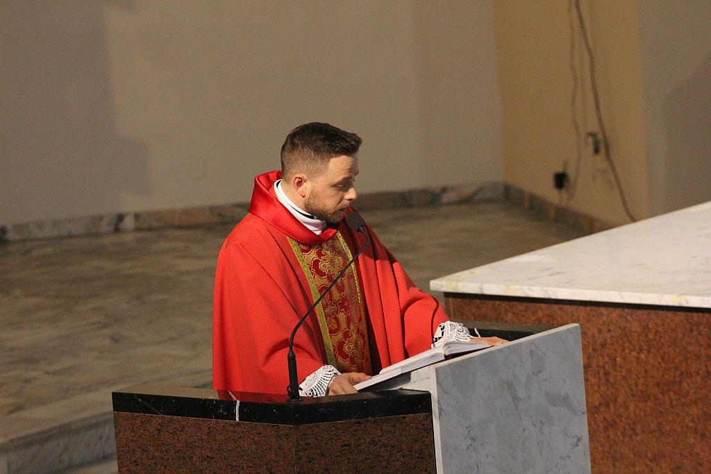 Wielki Piątek. Drugi dzień triduum. Dzień bez mszy świętej