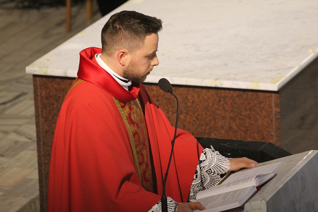 Wielki Piątek. Drugi dzień triduum. Dzień bez mszy świętej