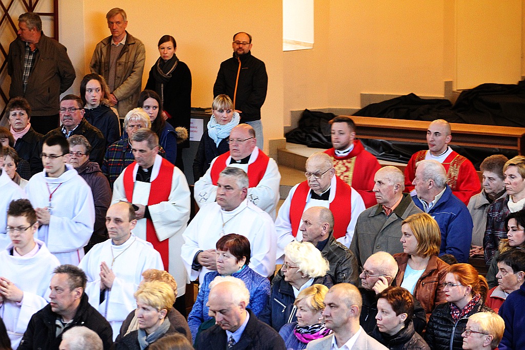 Wielki Piątek. Drugi dzień triduum. Dzień bez mszy świętej