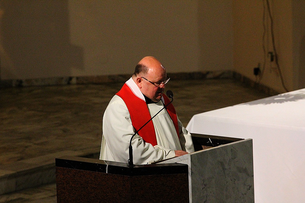 Wielki Piątek. Drugi dzień triduum. Dzień bez mszy świętej